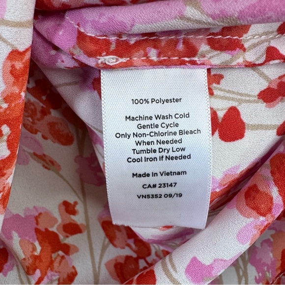 Talbots Pink and White Floral Women's Button up Blouse Large - Picture 4 of 13
